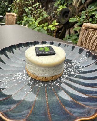 Nouvelle pépite au Mulli ✨ Cheesecake Vanille fait avec beaucoup d’amour et de bons produits ! De quoi égayer ces prochains jours de rentrée ❤️ Merci Romain ! #fucklesummerbody #rentree #cheesecake #homemade #lille #marcqenbaroeul #mulli @hetnidelice